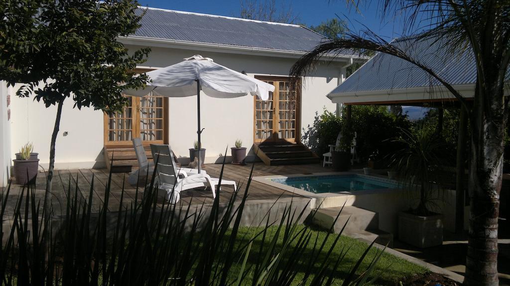 B&B On Church Oudtshoorn Bagian luar foto