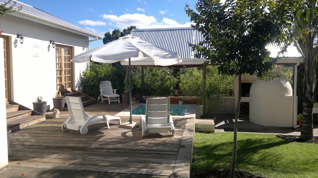 B&B On Church Oudtshoorn Bagian luar foto