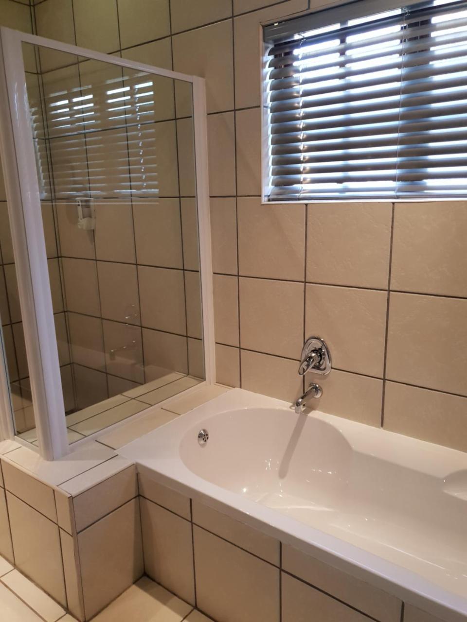 B&B On Church Oudtshoorn Bagian luar foto