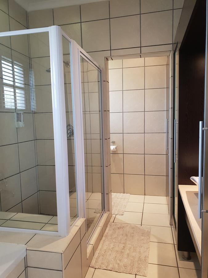 B&B On Church Oudtshoorn Bagian luar foto