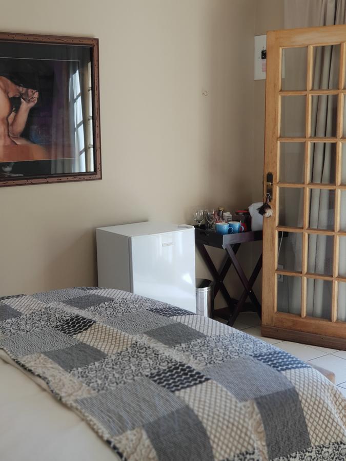 B&B On Church Oudtshoorn Bagian luar foto